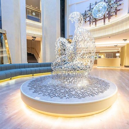 Grand Plaza Hotel & Wellness Ανδόρρα λα Βέγια Εξωτερικό φωτογραφία Fountain in the lobby of the hotel