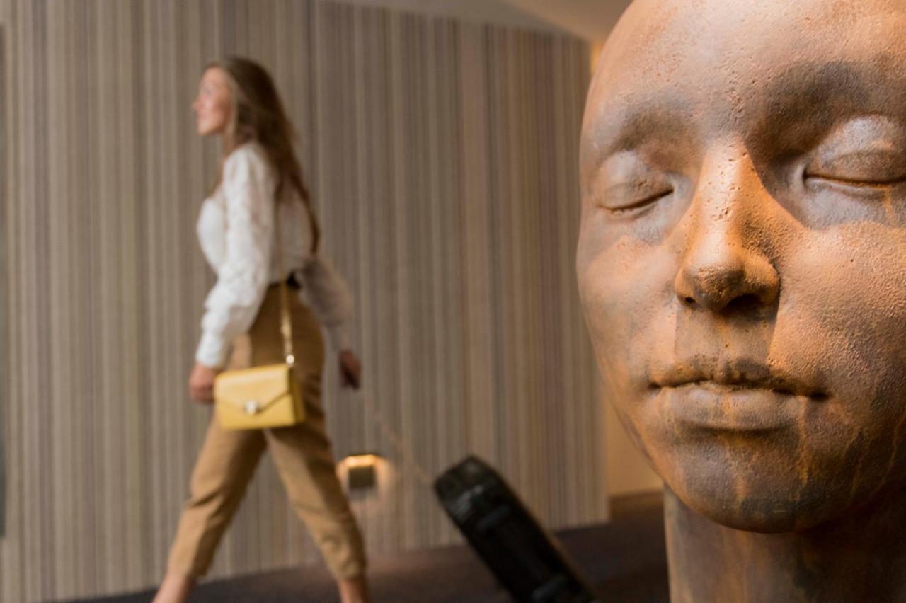 Grand Plaza Hotel & Wellness Ανδόρρα λα Βέγια Εξωτερικό φωτογραφία The sculpture of the head of a mummy at the British Museum