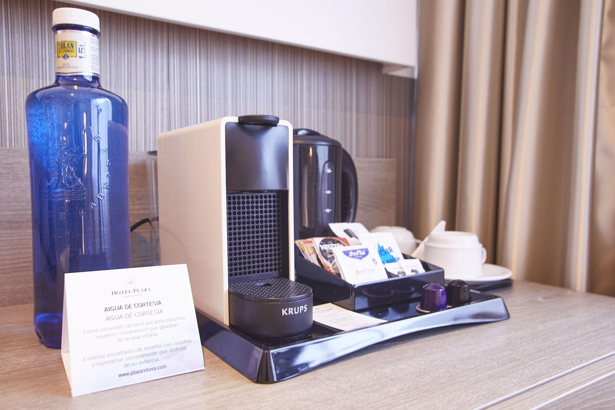 Grand Plaza Hotel & Wellness Ανδόρρα λα Βέγια Εξωτερικό φωτογραφία A Nespresso coffee machine in a hotel room