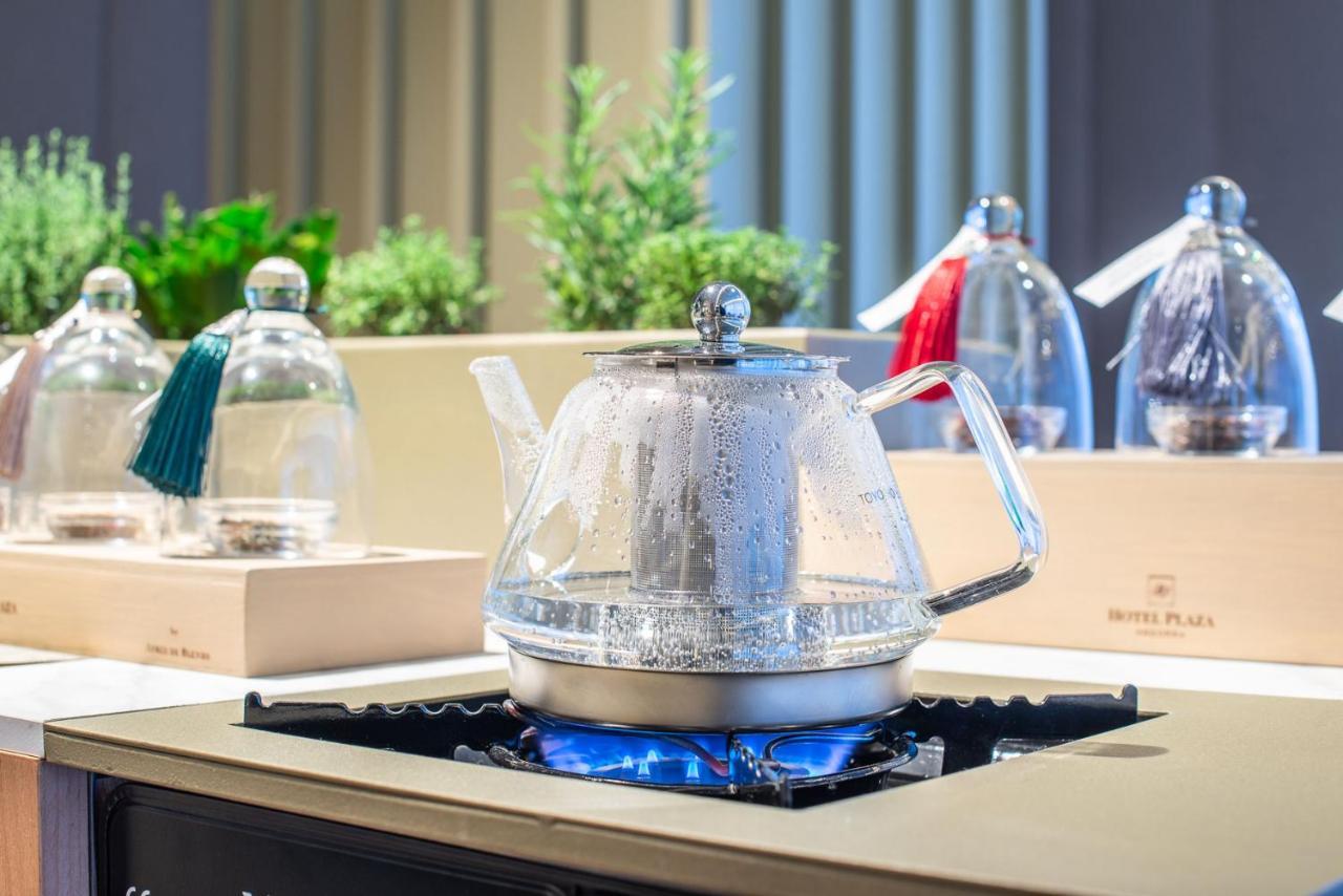Grand Plaza Hotel & Wellness Ανδόρρα λα Βέγια Εξωτερικό φωτογραφία A glass kettle