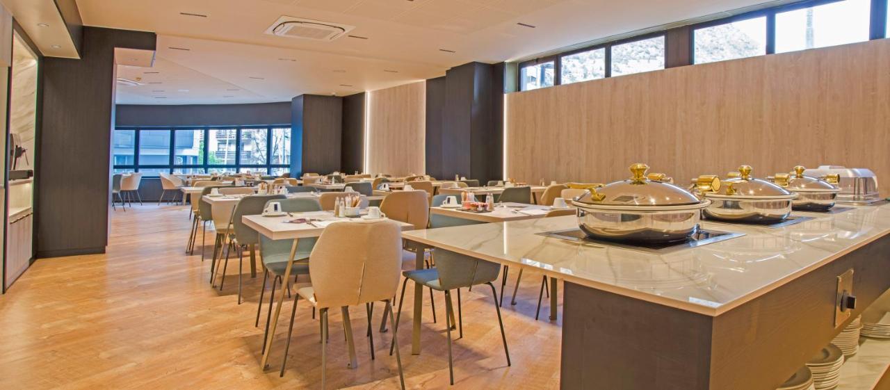Grand Plaza Hotel & Wellness Ανδόρρα λα Βέγια Εξωτερικό φωτογραφία The dining room at the 1011 Club